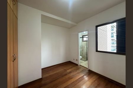 Apartamento à venda com 118m², 3 quartos e 2 vagasSuíte 1