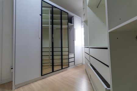 Casa à venda com 159m², 2 quartos e 4 vagasCloset 2