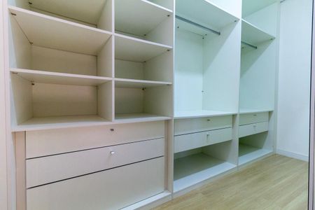 Casa à venda com 159m², 2 quartos e 4 vagasCloset 1