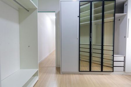Casa à venda com 159m², 2 quartos e 4 vagasCloset 2