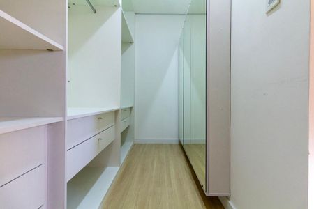 Casa à venda com 159m², 2 quartos e 4 vagasCloset 1