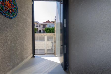 Casa à venda com 159m², 2 quartos e 4 vagasCorredor - porta blindada