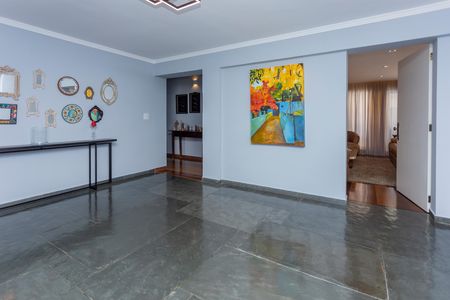 Casa à venda com 500m², 3 quartos e 3 vagasCorredor 