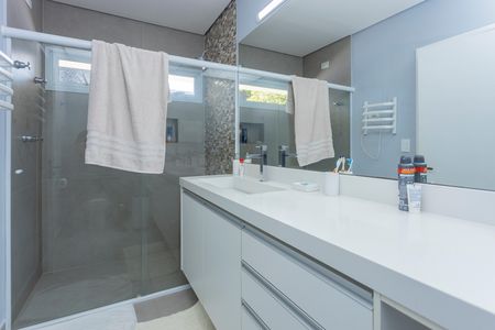 Casa à venda com 500m², 3 quartos e 3 vagasBanheiro da Suíte 2