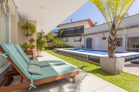 Casa à venda com 500m², 3 quartos e 3 vagasPiscina