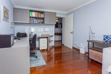 Casa à venda com 500m², 3 quartos e 3 vagasEscritório