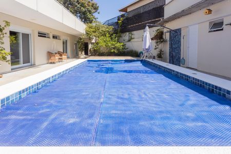 Casa à venda com 500m², 3 quartos e 3 vagasPiscina