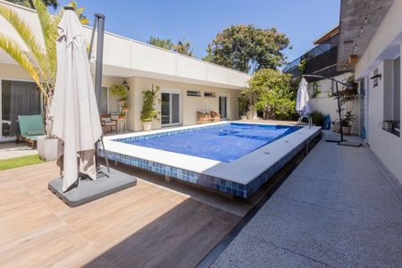 Casa à venda com 500m², 3 quartos e 3 vagasPiscina