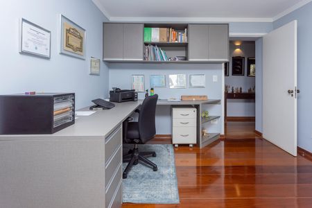 Casa à venda com 500m², 3 quartos e 3 vagasEscritório