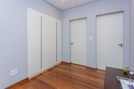 Casa à venda com 500m², 3 quartos e 3 vagasCorredor das Suítes