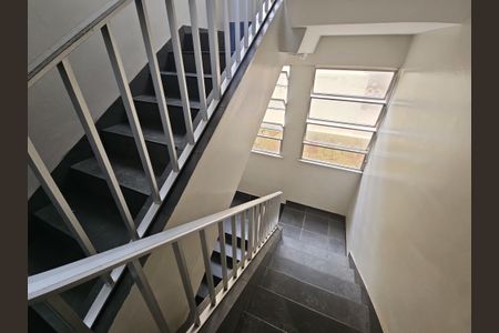 Apartamento para alugar com 100m², 3 quartos e 1 vagaescada 