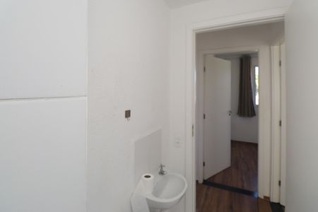 Banheiro  de apartamento para alugar com 2 quartos, 38m² em Jardim Recanto Verde, São Paulo
