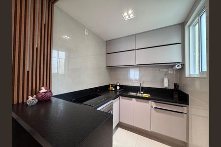 Apartamento à venda com 71m², 2 quartos e 1 vaga Apartamento à venda com 71m², 2 quartos e 1 vagaCozinha e Área de Serviço