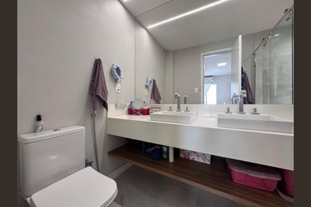 Apartamento à venda com 71m², 2 quartos e 1 vaga Apartamento à venda com 71m², 2 quartos e 1 vagaSuíte - Banheiro