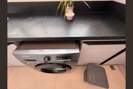 Apartamento à venda com 71m², 2 quartos e 1 vaga Apartamento à venda com 71m², 2 quartos e 1 vagaCozinha e Área de Serviço