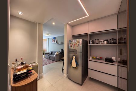 Apartamento à venda com 71m², 2 quartos e 1 vaga Apartamento à venda com 71m², 2 quartos e 1 vagaCozinha e Área de Serviço