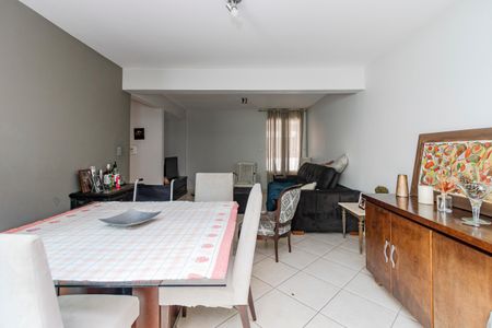 Casa à venda com 225m², 4 quartos e 3 vagasSala