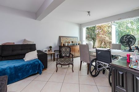 Casa à venda com 225m², 4 quartos e 3 vagasSala