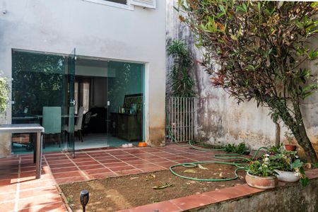 Casa à venda com 225m², 4 quartos e 3 vagasQuintal