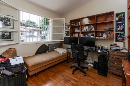 Casa à venda com 225m², 4 quartos e 3 vagasQuarto 2