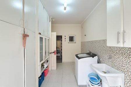 Casa à venda com 232m², 3 quartos e 3 vagas Casa à venda com 232m², 3 quartos e 3 vagasÁrea de Serviço