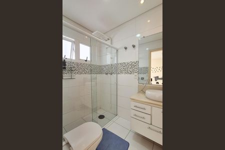 Casa à venda com 232m², 3 quartos e 3 vagas Casa à venda com 232m², 3 quartos e 3 vagasBanheiro Social