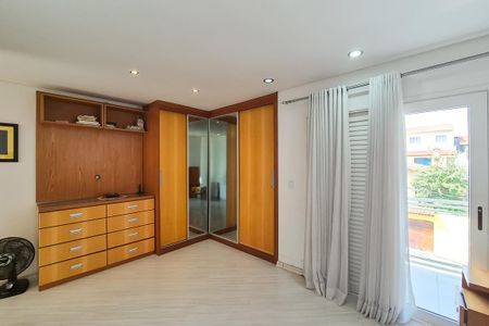 Casa à venda com 232m², 3 quartos e 3 vagas Casa à venda com 232m², 3 quartos e 3 vagasSuíte
