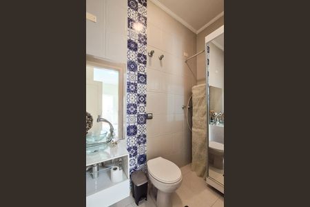 Casa à venda com 232m², 3 quartos e 3 vagas Casa à venda com 232m², 3 quartos e 3 vagasBanheiro de serviço