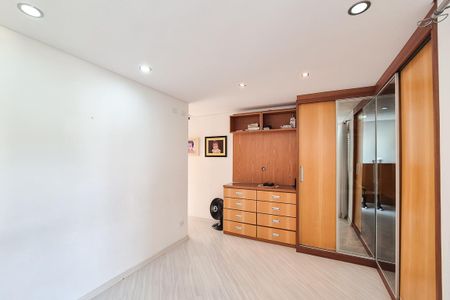 Casa à venda com 232m², 3 quartos e 3 vagas Casa à venda com 232m², 3 quartos e 3 vagasSuíte