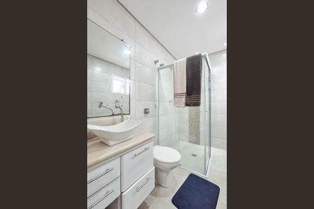 Casa à venda com 232m², 3 quartos e 3 vagas Casa à venda com 232m², 3 quartos e 3 vagasBanheiro da Suíte