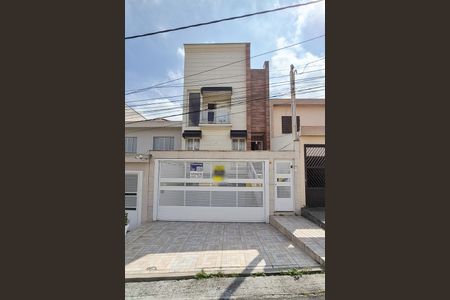 Casa à venda com 232m², 3 quartos e 3 vagas Casa à venda com 232m², 3 quartos e 3 vagasfachada