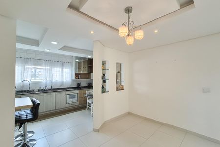 Casa à venda com 232m², 3 quartos e 3 vagas Casa à venda com 232m², 3 quartos e 3 vagascopa