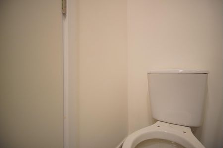 Banheiro de kitnet/studio à venda com 1 quarto, 25m² em Boa Vista, Porto Alegre