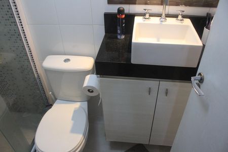 Apartamento à venda com 83m², 3 quartos e 2 vagasBanheiro da Suíte