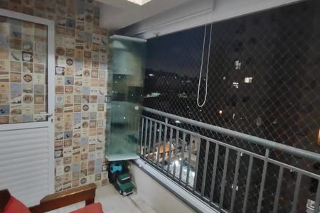 Apartamento à venda com 83m², 3 quartos e 2 vagasVaranda