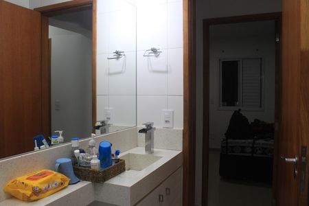 Apartamento à venda com 83m², 3 quartos e 2 vagasBanheiro social