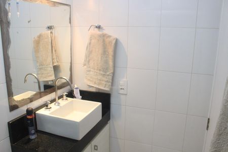 Apartamento à venda com 83m², 3 quartos e 2 vagasBanheiro da Suíte