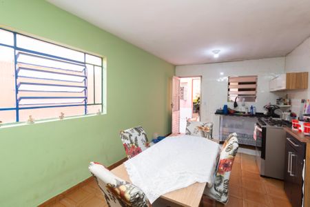 Casa à venda com 150m², 2 quartos e 2 vagas Casa à venda com 150m², 2 quartos e 2 vagasCozinha