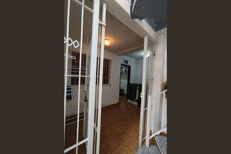 Casa à venda com 108m², 3 quartos e 2 vagas