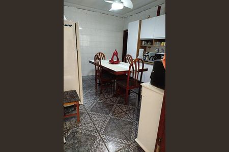 Casa à venda com 108m², 3 quartos e 2 vagas