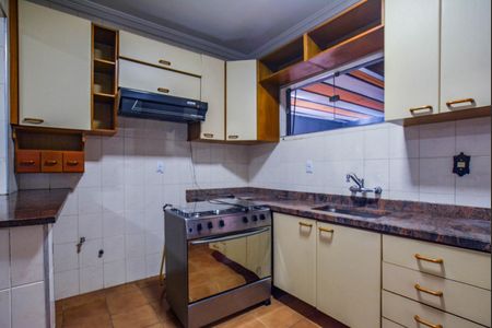 Casa à venda com 135m², 3 quartos e 2 vagas Casa à venda com 135m², 3 quartos e 2 vagasCozinha