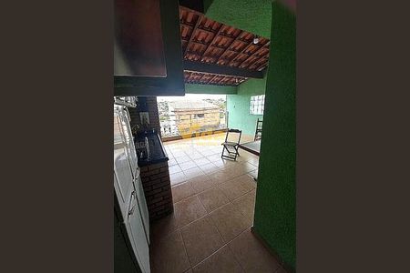 Casa à venda com 3 quartos, 240m² em Padroeira, Osasco
