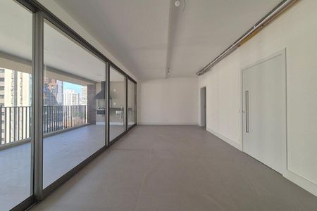 Apartamento à venda com 3 quartos, 195m² em Vila Nova Conceição, São Paulo