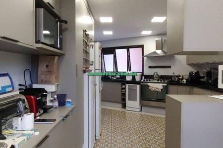 Apartamento à venda com 4 quartos, 211m² em Jardim Vitória Régia, São Paulo