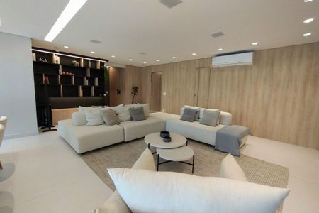 Apartamento à venda com 3 quartos, 147m² em Moema, São Paulo