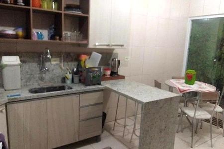 Casa à venda com 3 quartos, 100m² em Cidade Líder, São Paulo