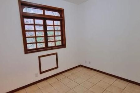 Casa à venda com 4 quartos, 105m² em Baldeador, Niterói