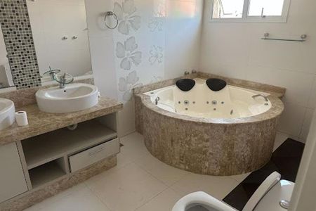 Casa à venda com 3 quartos, 320m² em Jardim Santa Gertrudes, Jundiaí