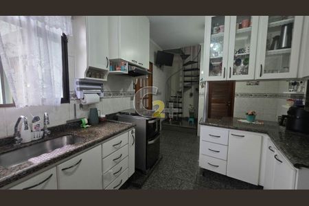 Casa à venda com 3 quartos, 100m² em Vila Carmem, São Paulo