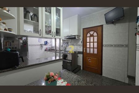 Casa à venda com 3 quartos, 100m² em Vila Carmem, São Paulo